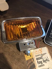 HOODED NEW VINTAGE 12 V SEARS QUARTZ HALOGEN AMBER AUXILIARY FOG LIGHT CHOPPER