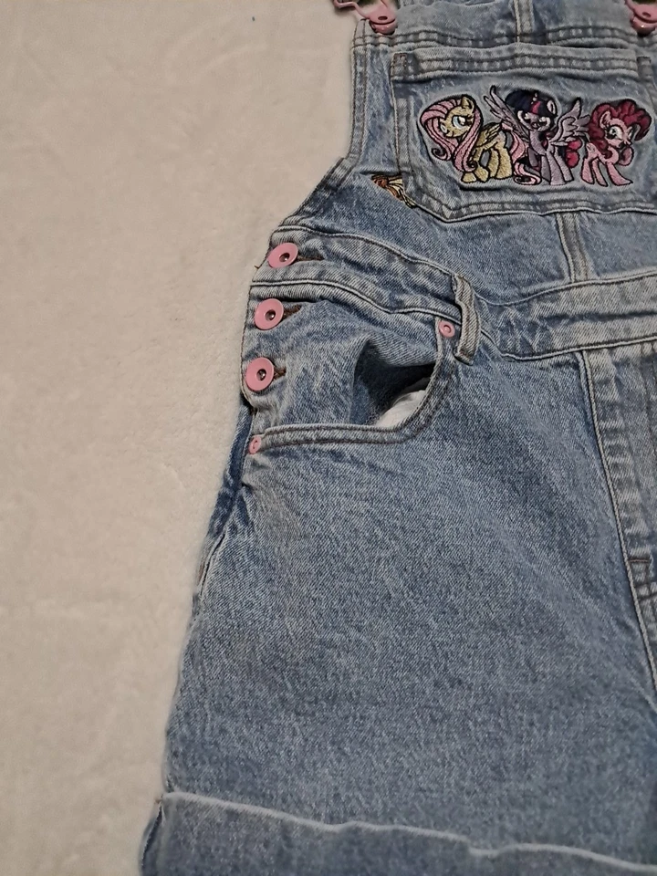 Mono vaquero Hot Topic My Little Pony con parches de personajes M Foto 2 de 4