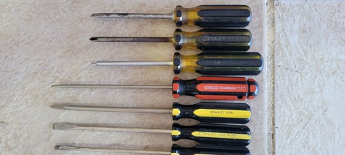 Vintage Stanley Screwdriver Set–18 Assorted Phillips & Flatheads + BONUS Holder! - Picture 2 of 6