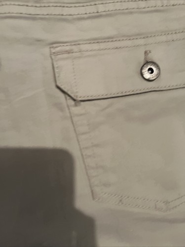 NWT Lee Riders Slender Stretch Capris Pants Womens Size 18W Beige Button Pockets - Picture 11 of 11