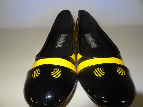 GIRLS SIZE 5 BUMBLEBEE FLATS SHOES BY FUNTASMA **NEW WITHOUT BOX** - Picture 2 of 4