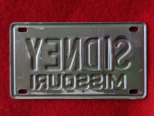 Vtg 1960s Green Aluminum License Plate SIDNEY Missouri GIRL Name Bike Scooter - Imagen 2 de 2