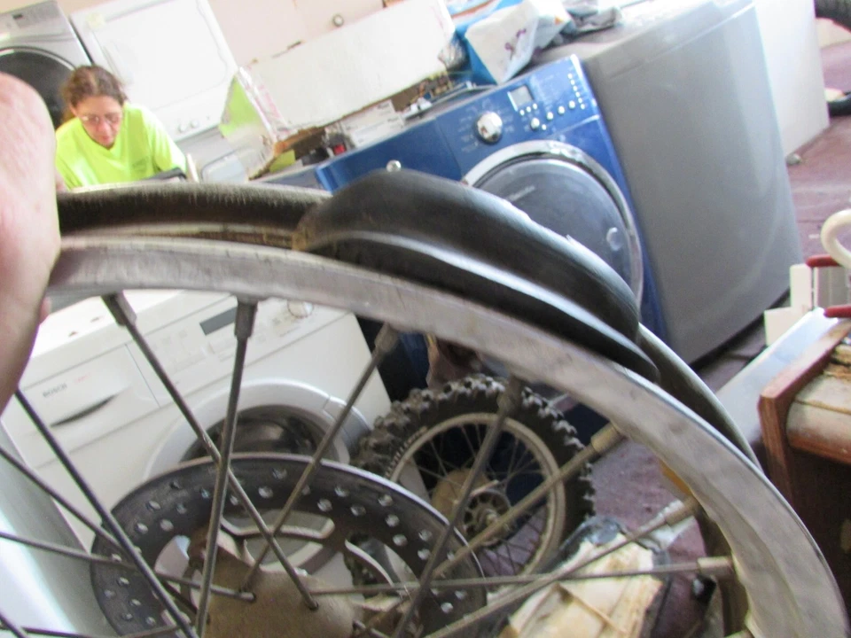 Eje buje rueda delantera Suzuki RM 80 1989-2000 Foto 4 de 4