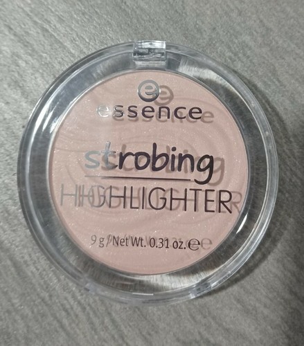 2x Essence Strobing Highlighter 10 Let It Glow 0.31 oz Sealed Makeup Face NEW - Picture 2 of 3