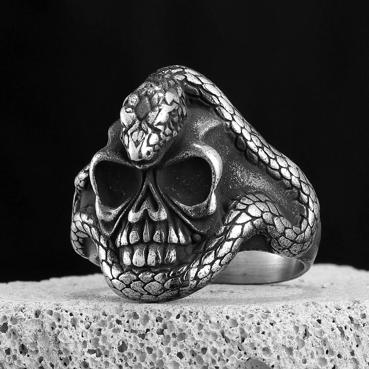 Biker style rings online