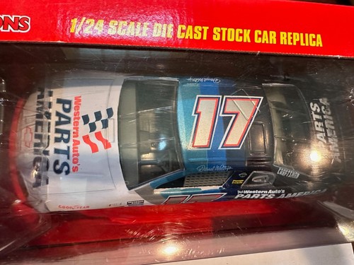 Vtg NASCAR 1:24 Diecast 1997 Edition Darrell Waltrip's #17 Monte Carlo NIB - Picture 6 of 8