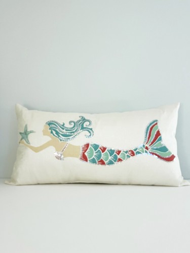 ALMOHADA RECTANGULAR ARLEE SIRENA 24"" DE LARGO X 13"" DE ANCHO NUEVA - Imagen 4 de 10
