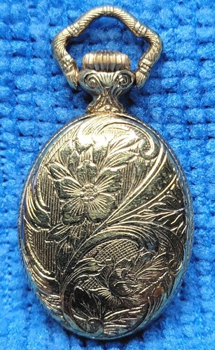 Colibri Gold Tone Woman’s 17 Jewel Incabloc Necklace Watch From France. - Picture 4 of 6