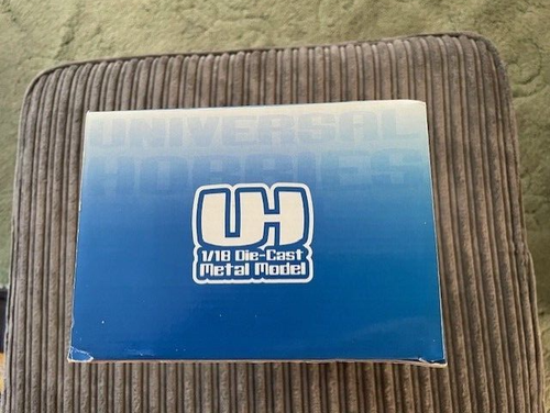 Universal Hobbies 1/18 Scale 3019 Ford GT 40 #2 Le Mans Winner 1966 - Picture 5 of 5