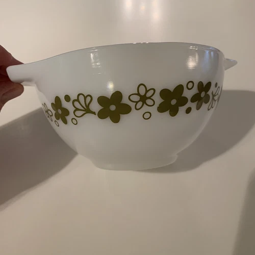 Vintage PYREX 441 Spring Blossom Crazy Daisy Cinderella 1.5 PT White Mixing Bowl