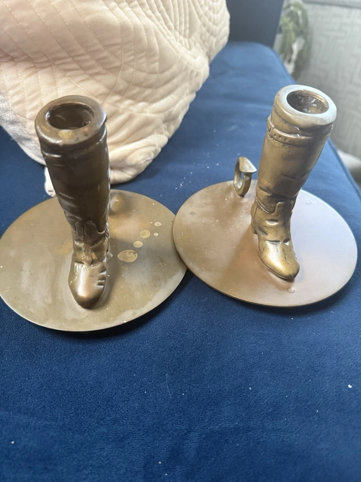 Две (2) пары винтажных латунных сапог подсвечник. Маркированный Ralph Lauren Корея. - Изображение 2 из 4