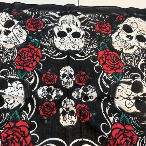 Skulls & Roses Bandana Black And Red - Picture 5 of 9
