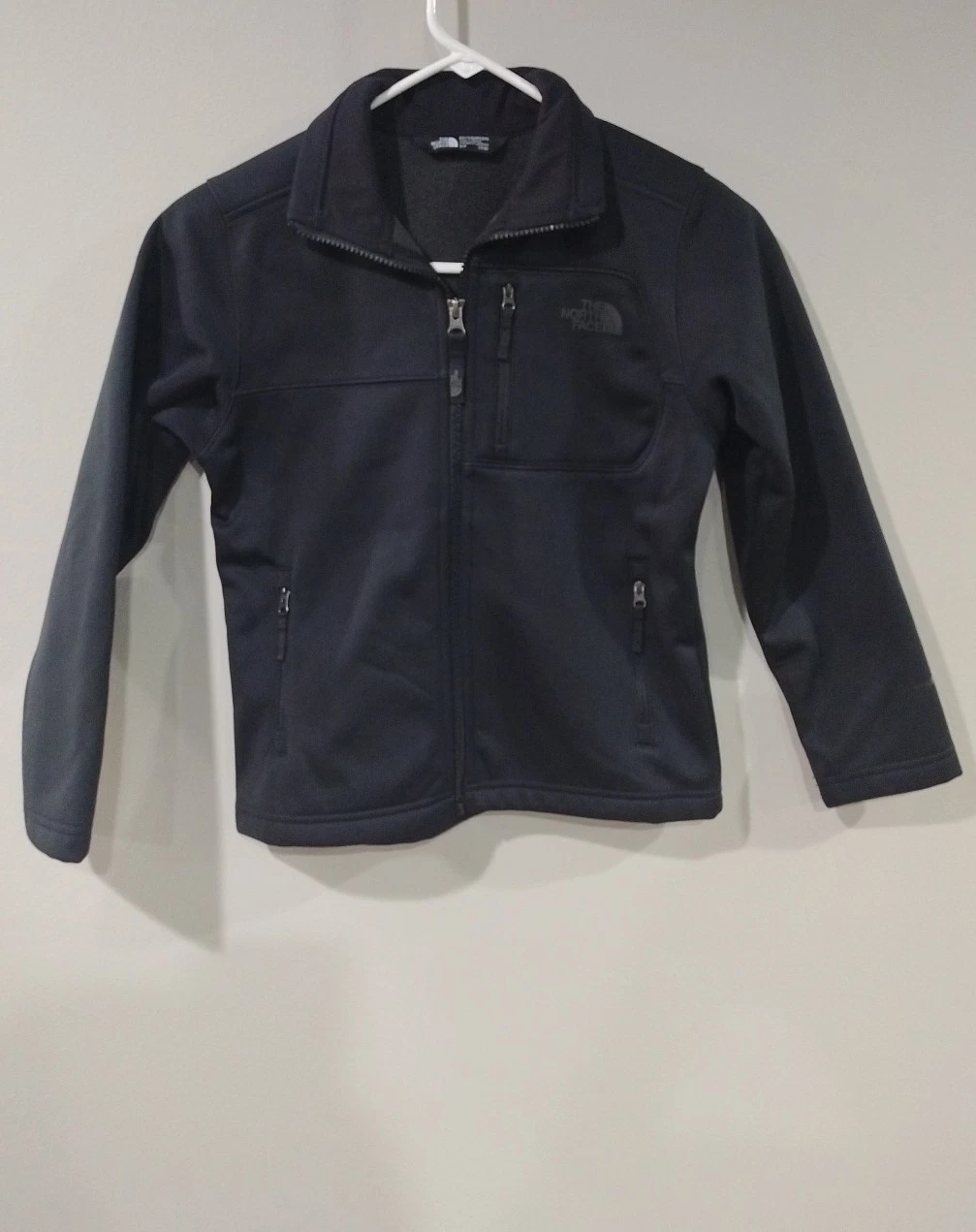 The North Face Boys Full Zip Softshell Jacket - Black - Size Small
Opens in a new window or tab