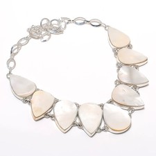 Collana con pietre preziose a forma di madreperla fatta a mano catena gioiell...