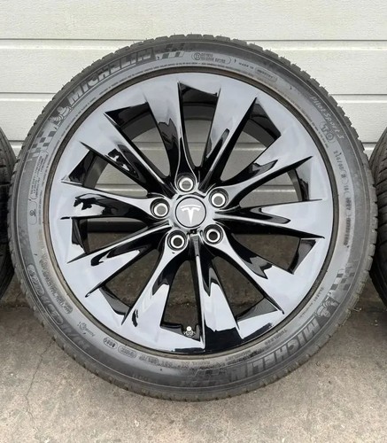 Original Tesla Model S 19 Inch Summer Wheels 1059337-00-B RDK DOT24 6.7-7.8M - Picture 4 of 9