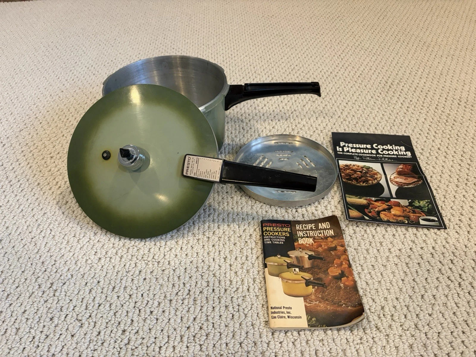 Vintage Presto Pressure Cooker Model 409A 4 Qt Avocado Green Cooker only