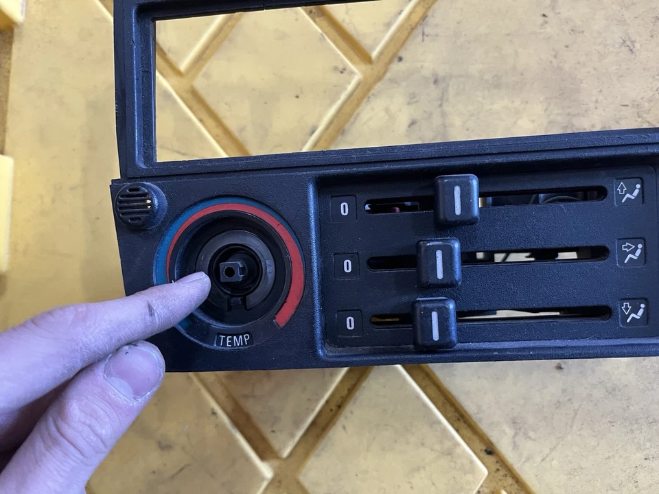 Controlador de clima Bmw 325e E30 1986-1987 usado 13736549 Foto 4 de 4