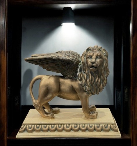 Impresionante escultura vintage de resina de león alado de Venecia - Imagen 15 de 15