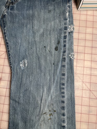 Levi's 501 Jeans Mens 31x32 Blue Wash Button Fly Denim Straight Leg DISTRESSED - Picture 7 of 13