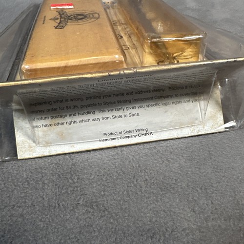 Vintage 1996 Bugs Bunny Looney Tunes Solid Brass Pen w/ Wood Case Holder *Read - Picture 4 of 5