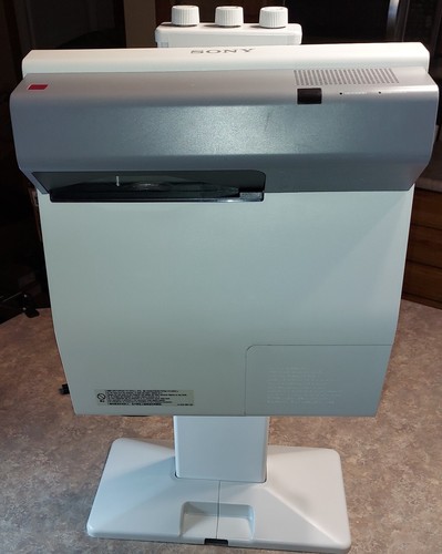 Sony VPL-SW630 LCD Projector - 3.100 Lumen - Mounting Hardware - 1430 Lamp Hours - Picture 1 of 11