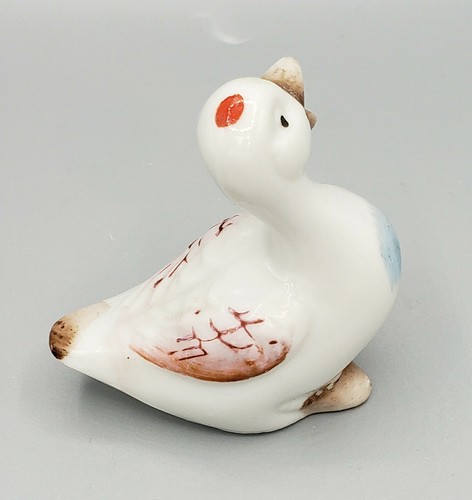 Porcelain Goose Figurine, Japan.  2 1/2" x 2 3/4" - Picture 3 of 4