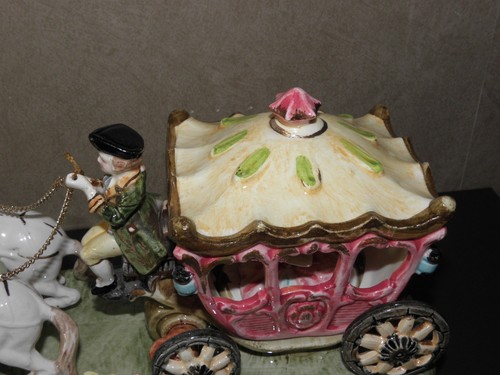 center table CAPODIMONTE Showcase Cinderella queen Carriage Figurine Ceramic - Picture 10 of 10