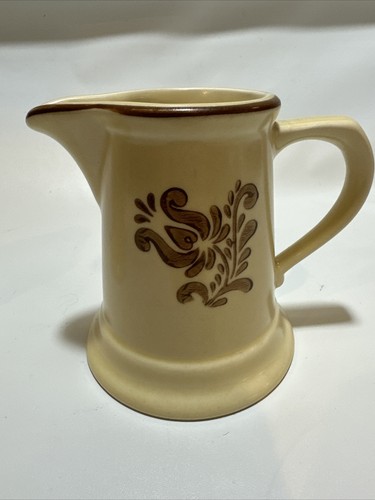 Pfaltzgraff Village Creamer  Vintage Stoneware 6-24 Made in USA - Picture 1 of 4