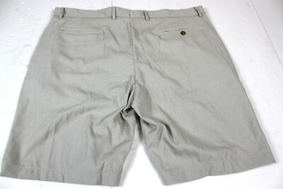Short de golf Walter Hagen gris taille 38 devant plat