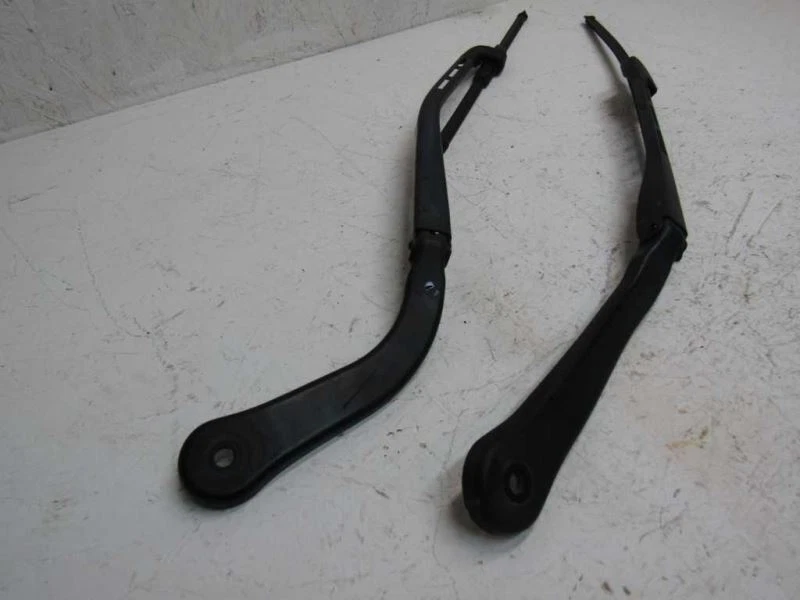 2006-2011 宝马 325i 328i 335i SEDAN 前挡风玻璃擦拭臂左臂 — 第 3/4 张图片
