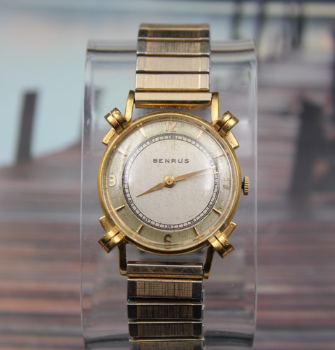 Classic Nice Men's Benrus Wristwatch w/ Knotted Lugs; Running