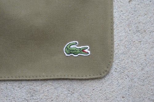 Lacoste Geldbörse Portemonnaie. Handgelenkhandtasche. Geldbörse. Grün mit Logo.  - Bild 3 von 8