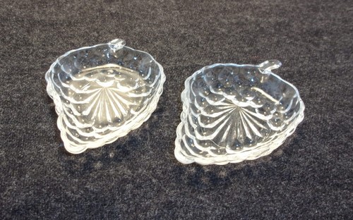 Lot of 2 Anchor Hocking Clear Glass Trinket Dish 4 3/8" Long Bunch of Grapes - Picture 1 of 4