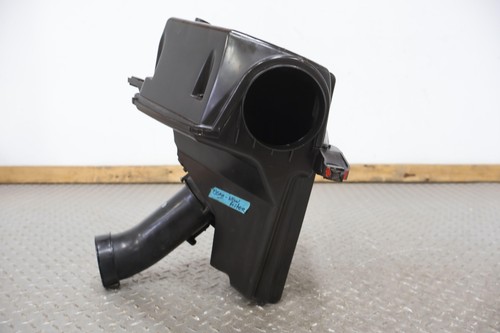 2010 Aston Martin V8 Vantage Left Side Air Cleaner Box & Lid (1 Cracked Mount) - Picture 13 of 16