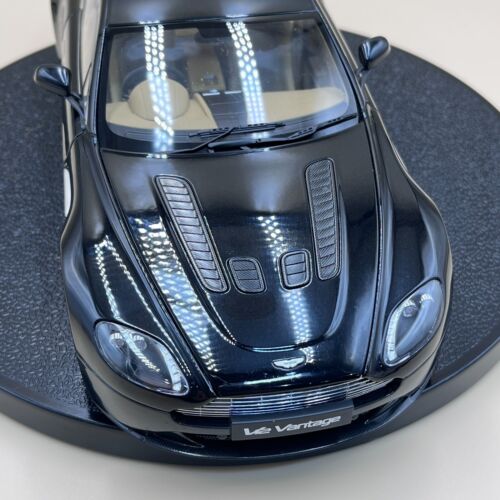 AUTOart 1/18 Aston Martin Vantage V12 2010 Black Diecast Performance 70207 - Picture 2 of 23