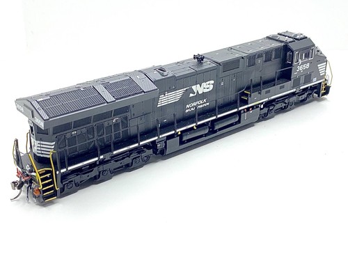 Intermountain HO GE ET44AC Tier 4 GEVO Norfolk Southern NS #3658 DCC/SND 497105S - Picture 5 of 14