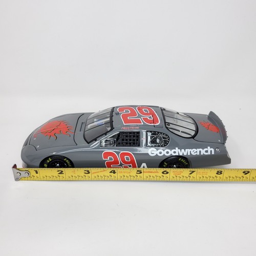 Kevin Harvick #29 GM Goodwrench Test Car Crew Chief Collection 2005 Action 1:24 - Picture 9 of 20