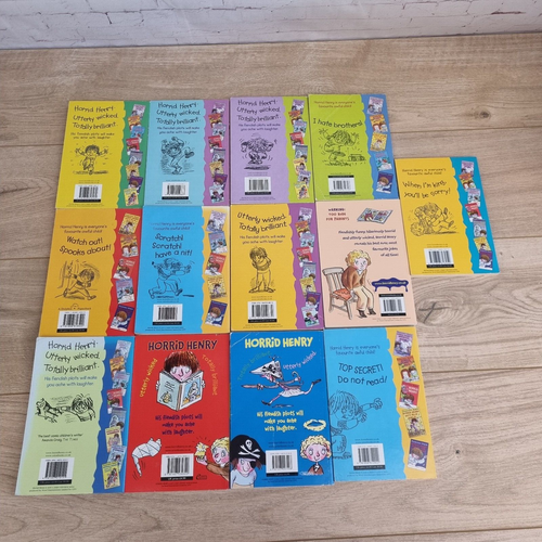 Horrid Henry Series by Francesca Simon & Tony Ross 13 Paperback Books Bundle - Foto 7 di 17