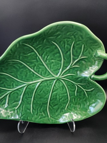 Noble Excellence Dark Green Decorative Leaf Shaped Plate/Platter 16" by 11" - Picture 3 of 13