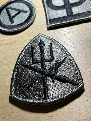 1990s/2000s? 3-US ARMY/NG PATCHES-VARIOUS UNKNOWN UNITS-ORIGINAL STICKYS! - Picture 6 of 12