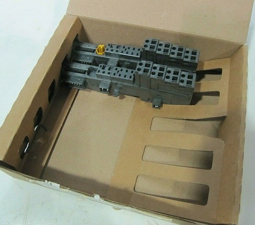 (BOX OF 2 NEW) Siemens Terminal Modules TM-E15C24-01 6ES7 193-4CB30-0AA0 - Picture 1 of 9