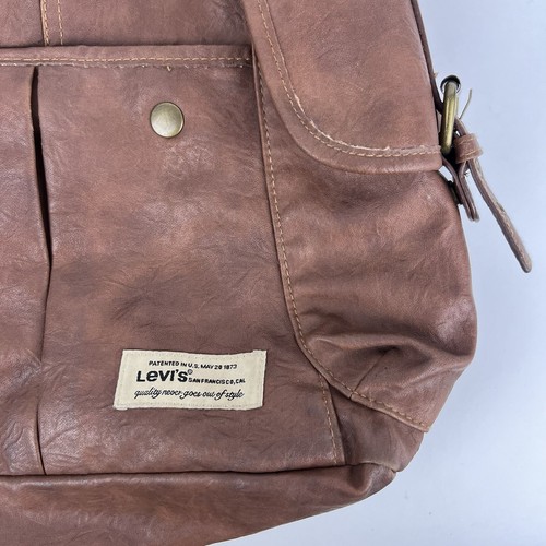 Bolso bandolera de hombro Levis para mujer con bolsillos de cuero sintético - Imagen 3 de 7