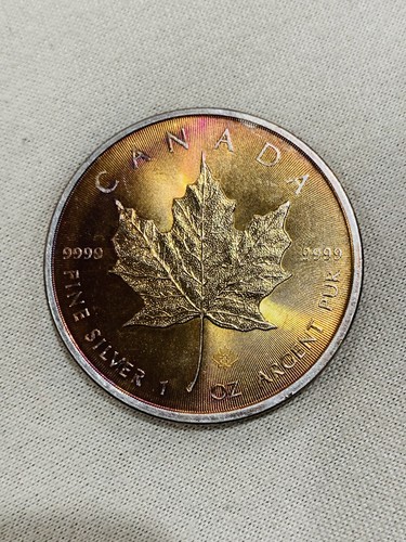 2014 Canada $5 Silver Toned Maple Leaf 1oz Coin. - Picture 5 of 7