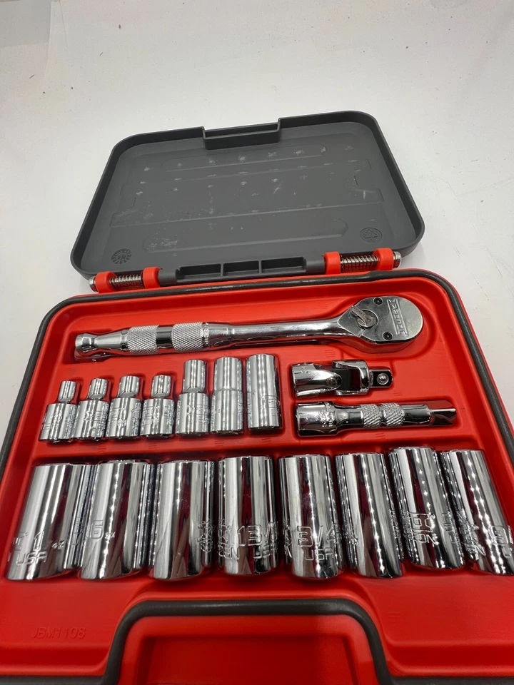 PROTO Genuine OEM 19 Piece Socket 3/8" Drive SAE J52119AS, 60MK99 Silver - Image 3 of 4