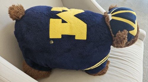 University of Michigan/U of M Pillow Pet. Pet measures 18" X 13" unfolded. - Picture 14 of 15