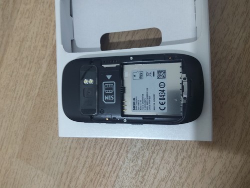 Nokia C7-00 - 8GB -Black Sehr Gut - Bild 8 von 10