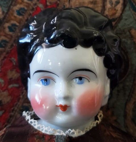 Antike Porzellankopfpuppe aus den 1880er Jahren mit grünen Stiefeln - Bild 2 von 11