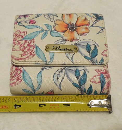 Buxton Brilliant Floral Flower White Small Bifold Wallet 2019 6 Card Slots - Picture 6 of 8