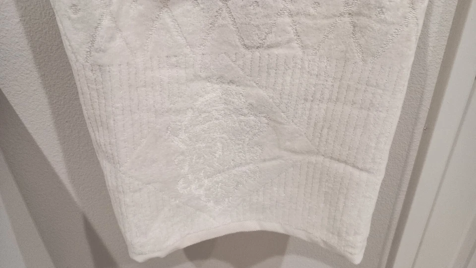 Waterford Lismore Ivory Towel Set of 3 Vintage (1998), NEW - Image 2 of 4