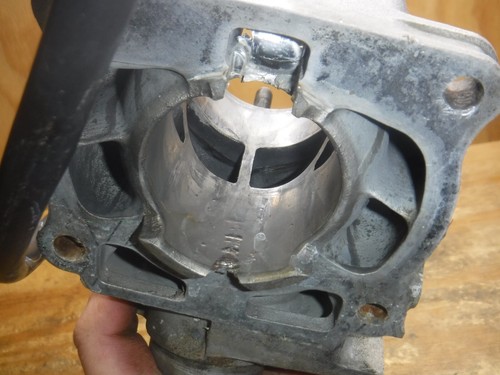 2000 Yz125 (B) Top End Jug Cylinder Engine Motor Head Damaged Good Power Valves - Picture 11 of 13
